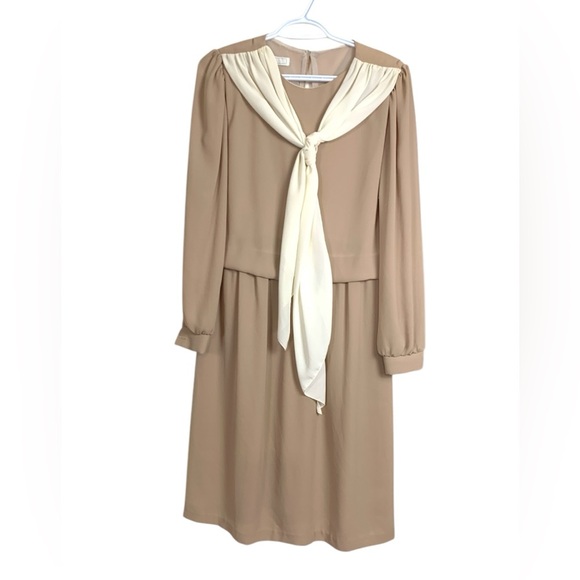 Eaton Vintage Dress, lightweight, tan & white - Picture 3 of 7